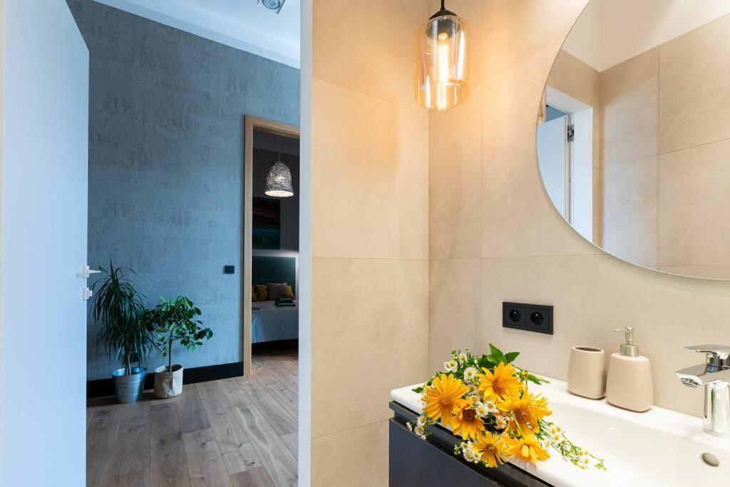Elegant Apartment Luminis In Krakow'S Old City エクステリア 写真